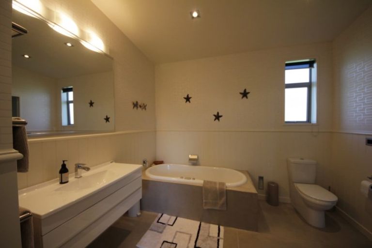 Photo of property in 84 Howden Street, Te Anau, 9600