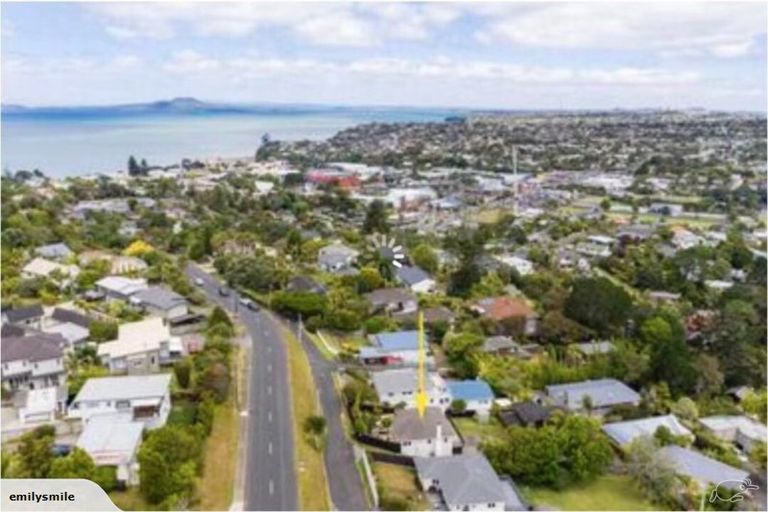 Photo of property in 1/40 Carlisle Road, Browns Bay, Auckland, 0630