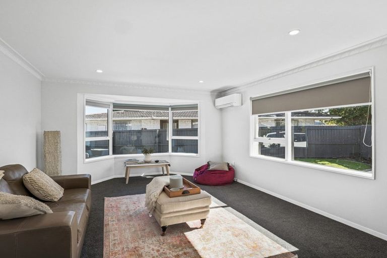 Photo of property in 2/19 De Bloge Place, Burwood, Christchurch, 8061