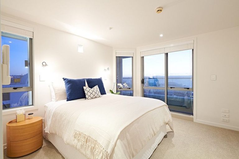 Photo of property in Anchorage Apartments, 401/36 Victoria Road, Mount Maunganui, 3116
