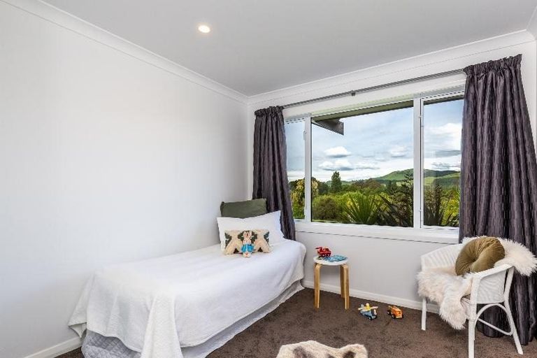 Photo of property in 6 Oakdale Drive, Kinloch, Taupo, 3377