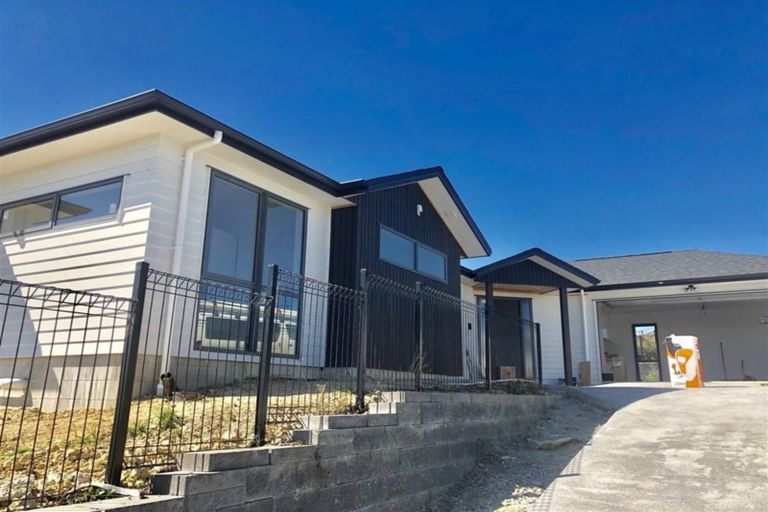 Photo of property in 39 Pakaraka Drive, Papakura, 2110