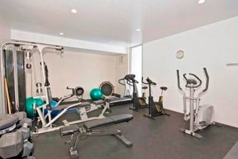 Photo of property in Sanctum Apartment, 10 Ebor Street, Te Aro, Wellington, 6011