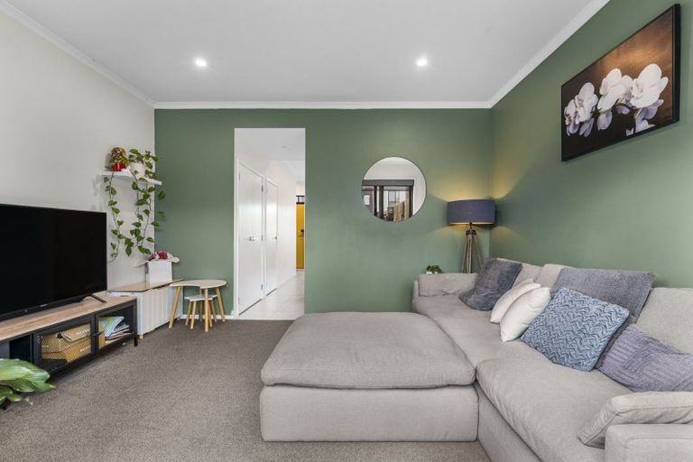 Photo of property in 14 Malcolm Calder Road, Hobsonville, Auckland, 0616