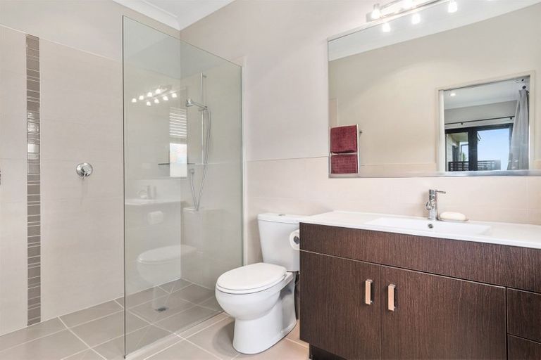 Photo of property in 2 Crater Close, Pyes Pa, Tauranga, 3112