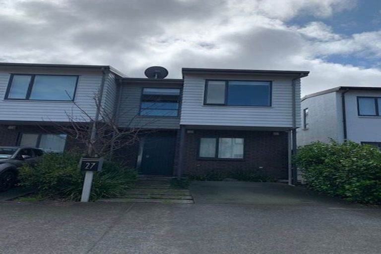 Photo of property in 27 Komanawa Lane, Mount Wellington, Auckland, 1062