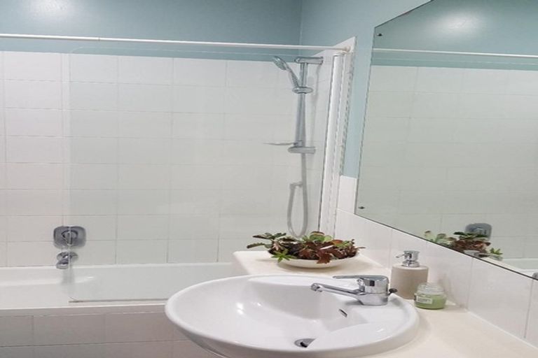 Photo of property in 7a/8 Quay Street, Auckland Central, Auckland, 1010