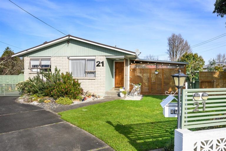 Photo of property in 21 Flower Street, Bulls, 4818