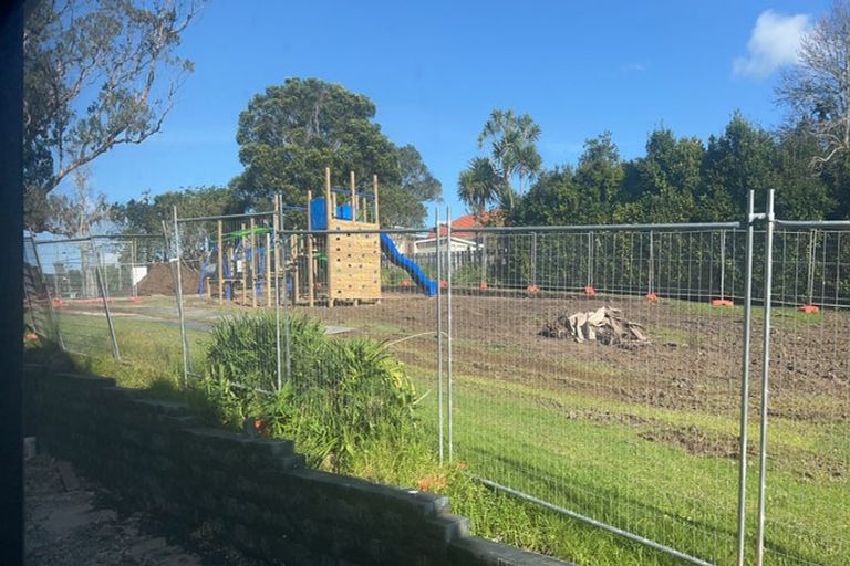 Photo of property in 2/30a Tirimoana Road, Te Atatu South, Auckland, 0602