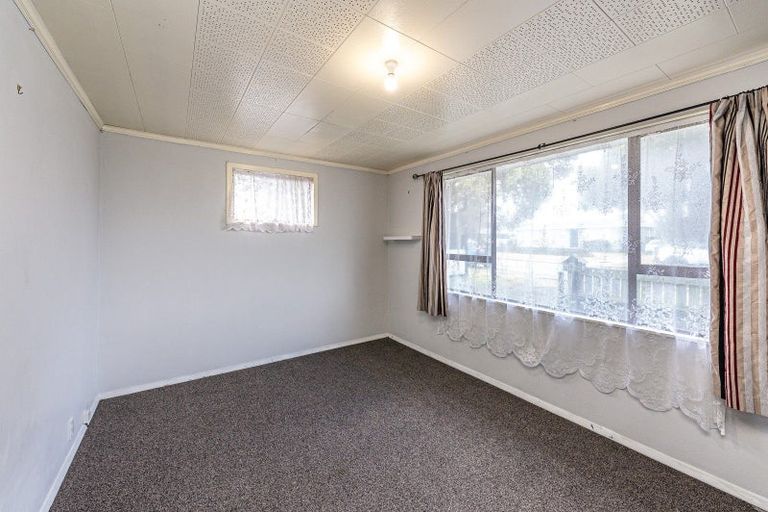 Photo of property in 8 Tongariro Street, Castlecliff, Whanganui, 4501