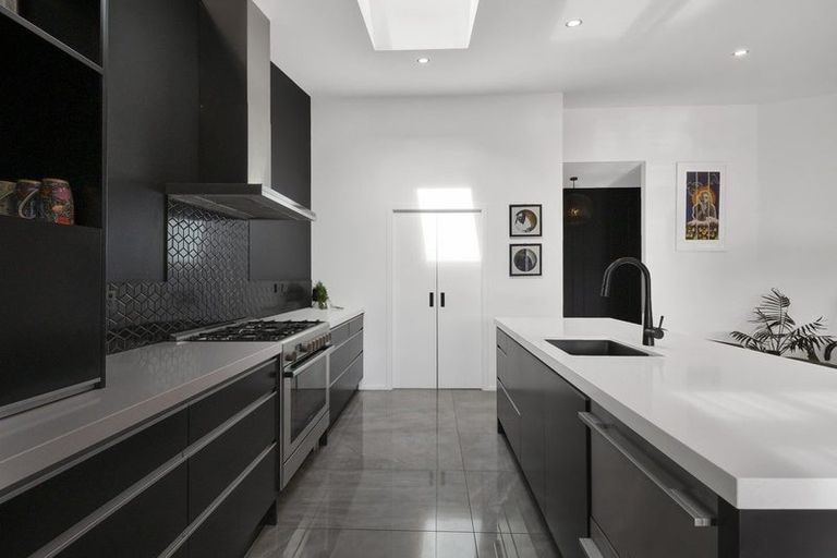 Photo of property in 4 Waimarama Court, Roslyn, Palmerston North, 4414