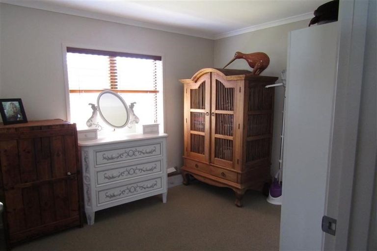 Photo of property in 4 Diamond Grove, Brown Owl, Upper Hutt, 5018