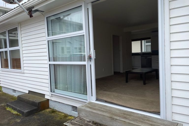 Photo of property in 32 Hine Street, New Plymouth, 4310