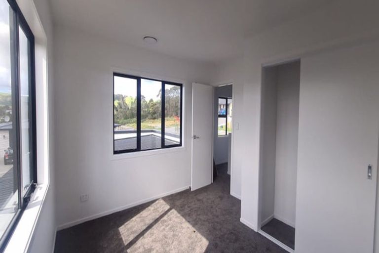Photo of property in 21 Topsail Way, Whitby, Porirua, 5024