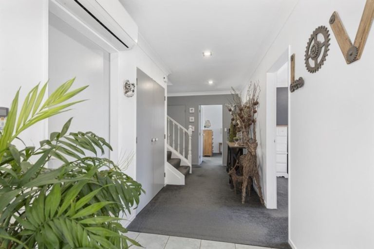 Photo of property in 115a Normandale Road, Normandale, Lower Hutt, 5010