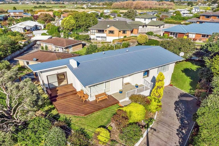 Photo of property in 18 Rua Road, Paraparaumu Beach, Paraparaumu, 5032