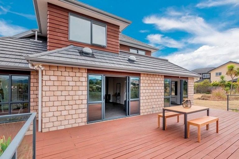 Photo of property in 62 The Drive, Paraparaumu Beach, Paraparaumu, 5032
