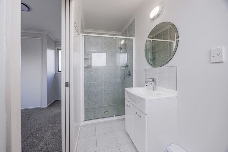Photo of property in 18 Pitt Avenue, Clendon Park, Auckland, 2103