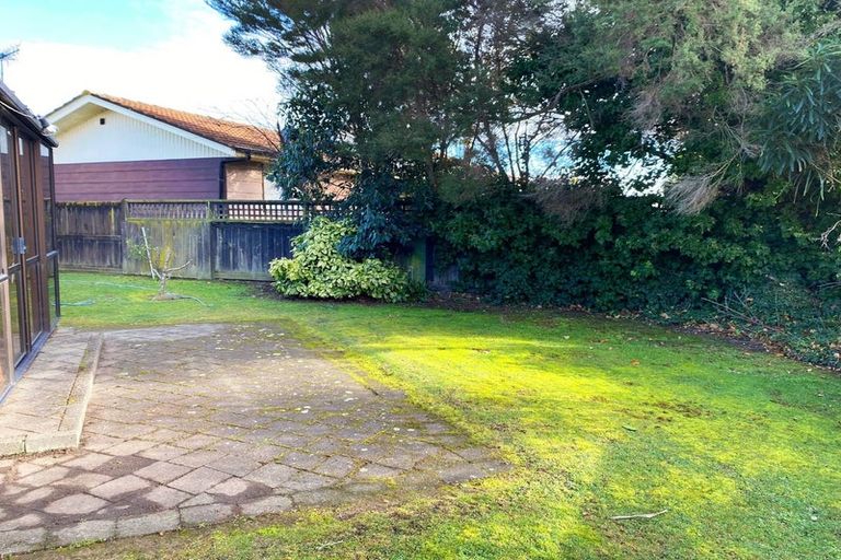 Photo of property in 14 Hillcrest Drive, Kelvin Grove, Palmerston North, 4414