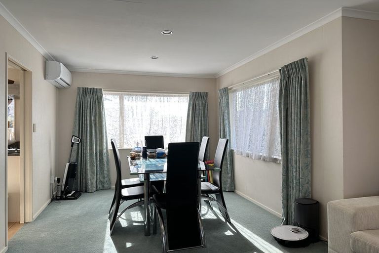 Photo of property in 10 Brosna Place, East Tamaki, Auckland, 2016