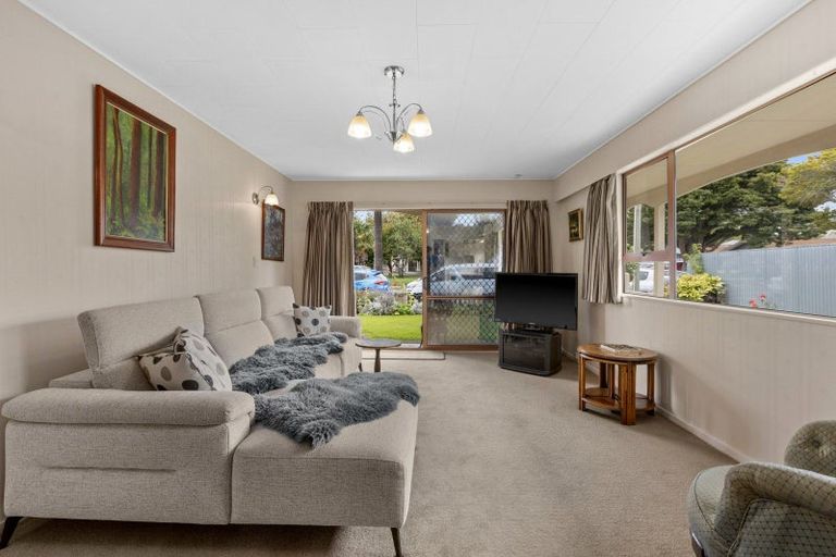 Photo of property in 1/3 Church Road, Taradale, Napier, 4112