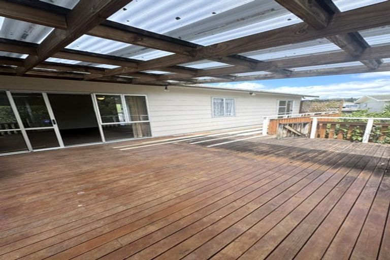 Photo of property in 92 Borich Road, Sunnyvale, Auckland, 0612