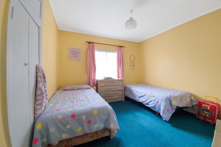 Photo of property in 16 Oxford Street, Fairfield, Hamilton, 3214