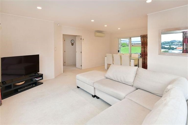 Photo of property in 5 Moera Place, Stanmore Bay, Whangaparaoa, 0932