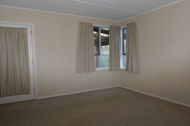 Photo of property in 27 Moana Street, Otaki Beach, Otaki, 5512