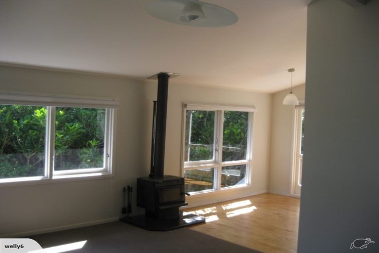 Photo of property in 27 Huntleigh Park Way, Ngaio, Wellington, 6035