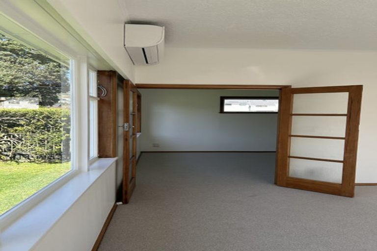 Photo of property in 16 Strathmore Avenue, Strathmore Park, Wellington, 6022