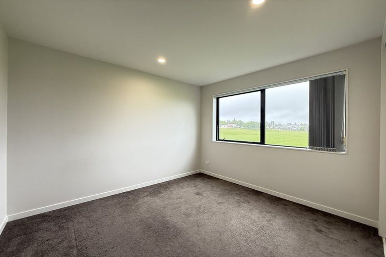 Photo of property in 5/21 Akoranga Drive, Northcote, Auckland, 0627