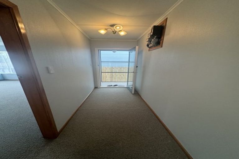 Photo of property in 46 Catherine Crescent, Paparangi, Wellington, 6037