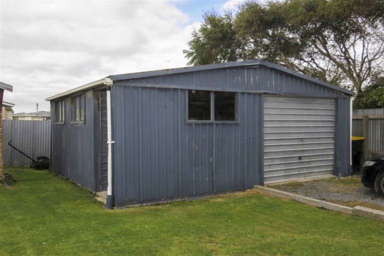 Photo of property in 12 Burns Street, Kew, Invercargill, 9812