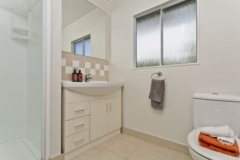 Photo of property in 58 Carlisle Road, Browns Bay, Auckland, 0630