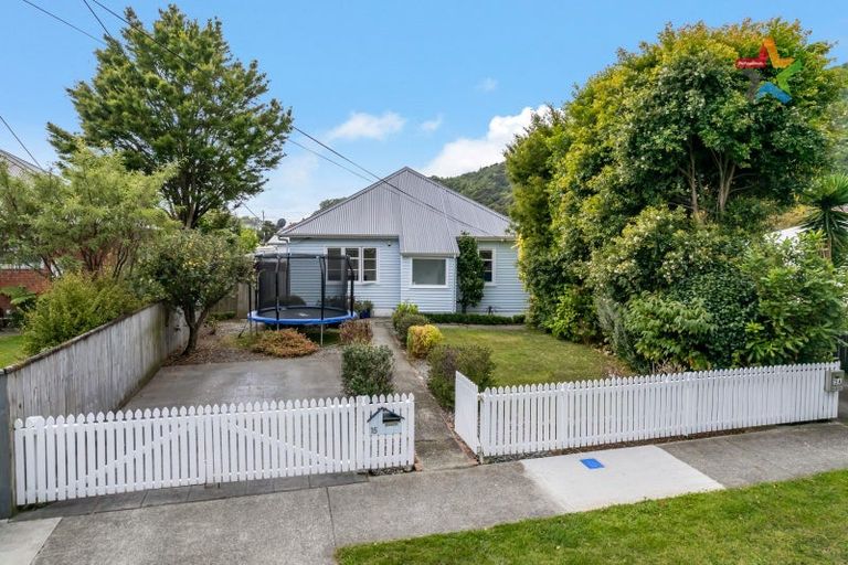 Photo of property in 15 Tyndall Street, Waiwhetu, Lower Hutt, 5010