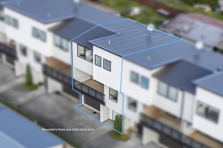 Photo of property in 5/5 Peachgrove Road, Te Atatu Peninsula, Auckland, 0610