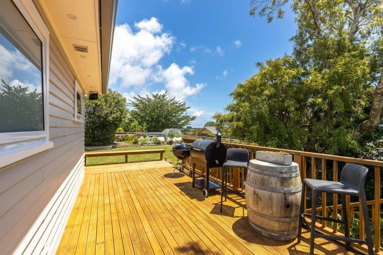 Photo of property in 10 Margaret Place, Merrilands, New Plymouth, 4312