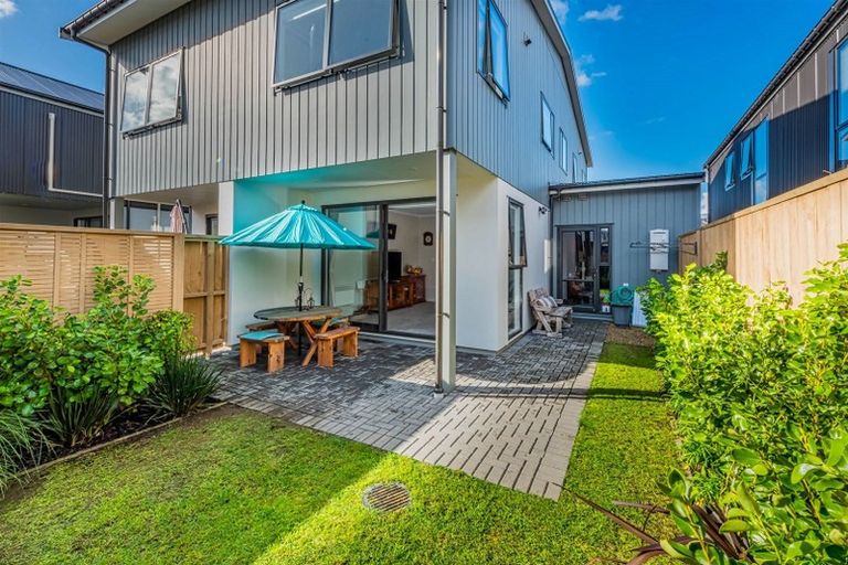 Photo of property in 14 Wai Place, Westgate, Auckland, 0614