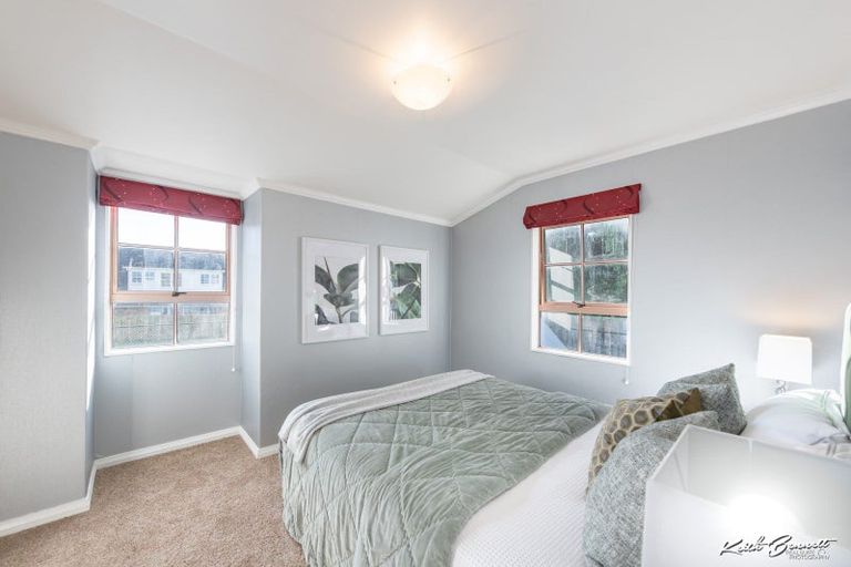 Photo of property in 15 Johnswood Grove, Clouston Park, Upper Hutt, 5018