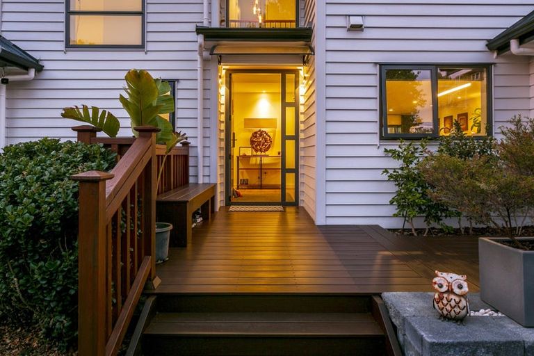 Photo of property in 29a Arrow Road, Forrest Hill, Auckland, 0620