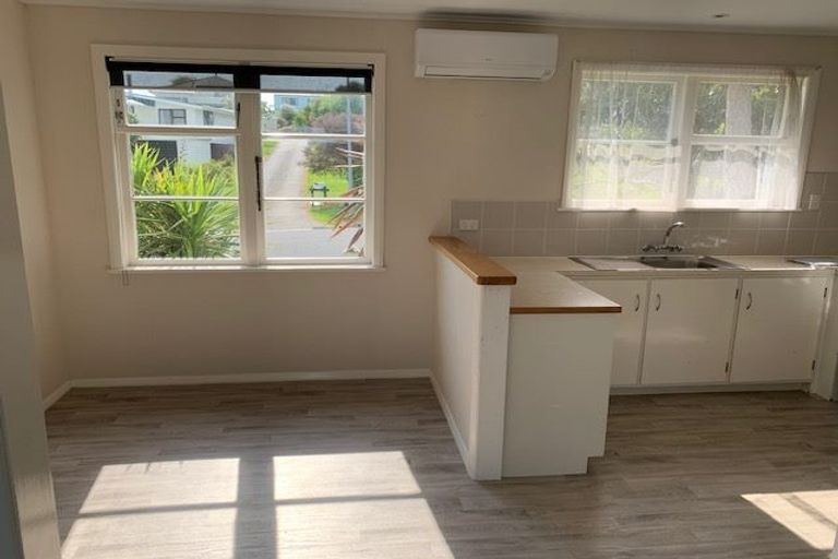 Photo of property in 8 Matangi Terrace, Snells Beach, 0920