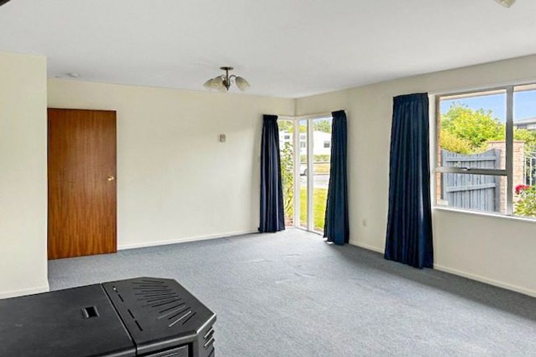 Photo of property in 22 Bucknell Street, Sockburn, Christchurch, 8042