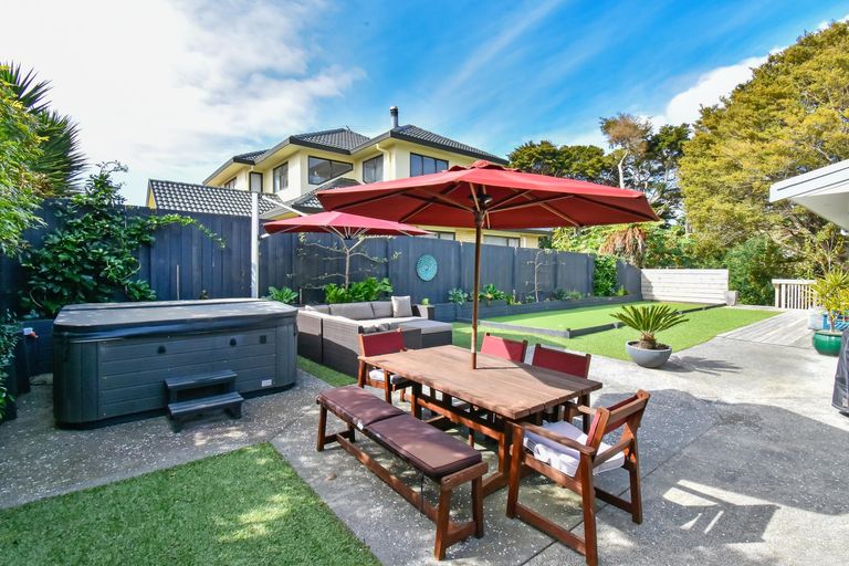 Photo of property in 2/11 Collie Street, Hillpark, Auckland, 2102