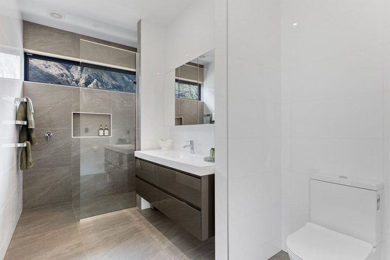 Photo of property in 15 Ellesmere Avenue, Jacks Point, Queenstown, 9371