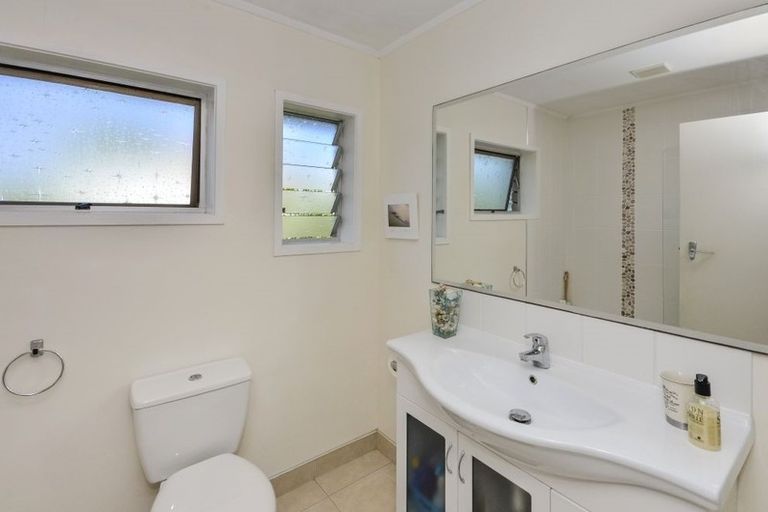 Photo of property in 2/168 Stredwick Drive, Torbay, Auckland, 0630