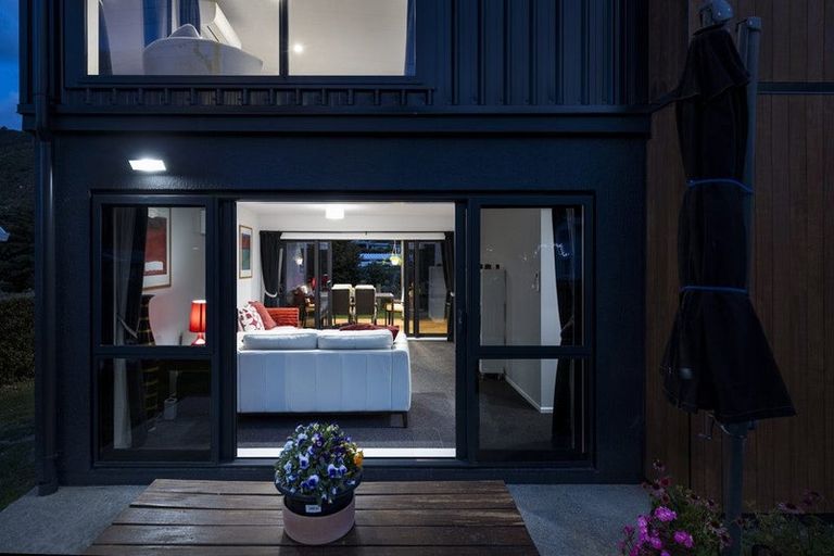 Photo of property in 15 Beach Road, Waikawa, Picton, 7220