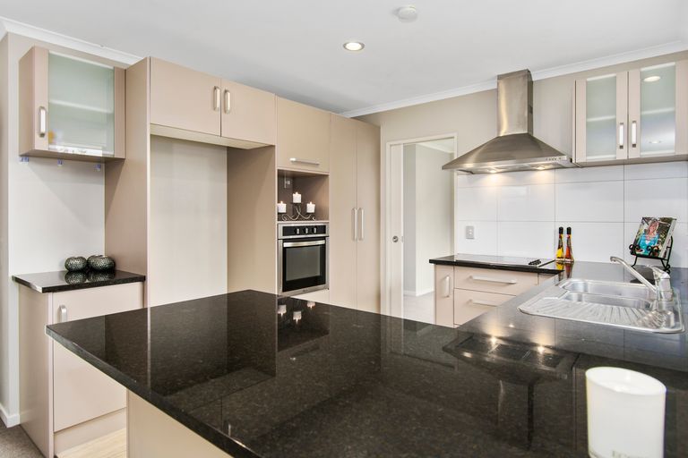 Photo of property in 84 Fairfax Crescent, Pyes Pa, Tauranga, 3112