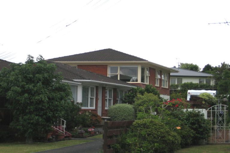 Photo of property in 3/5 Gordon Avenue, Forrest Hill, Auckland, 0620