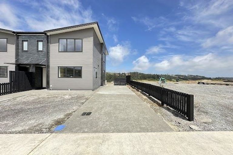 Photo of property in 50 Oakum Road, Whitby, 5024